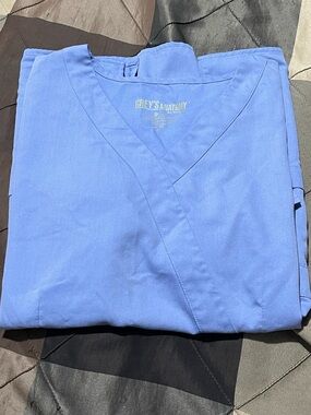 Grey's Anatomy Women's V-Neck Scrub Top in Periwinkle